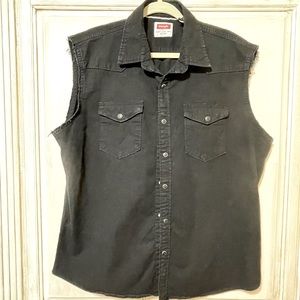 Wrangler Snap Button Sleeveless Western Shirt. Black. XL